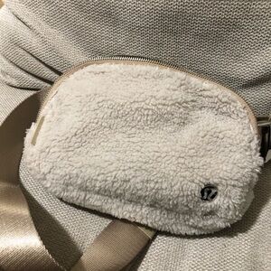 Lululemon Sherpa Belt Bag